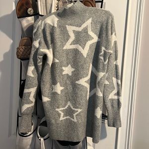 Lou and grey sweater!